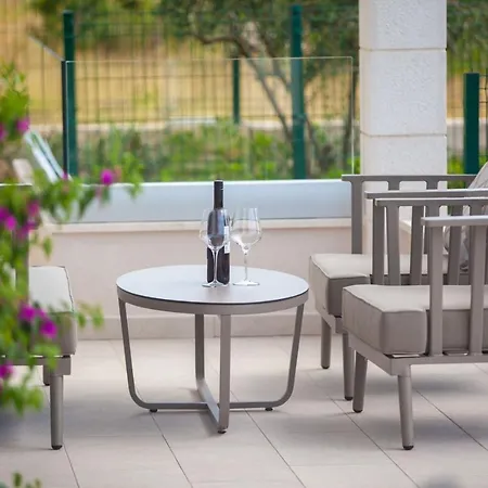 Ctma242/ Modern New Holiday House With Heated Private Pool Vila