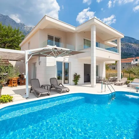 Vila Ctma242/ Modern New Holiday House With Heated Private Pool Makarská